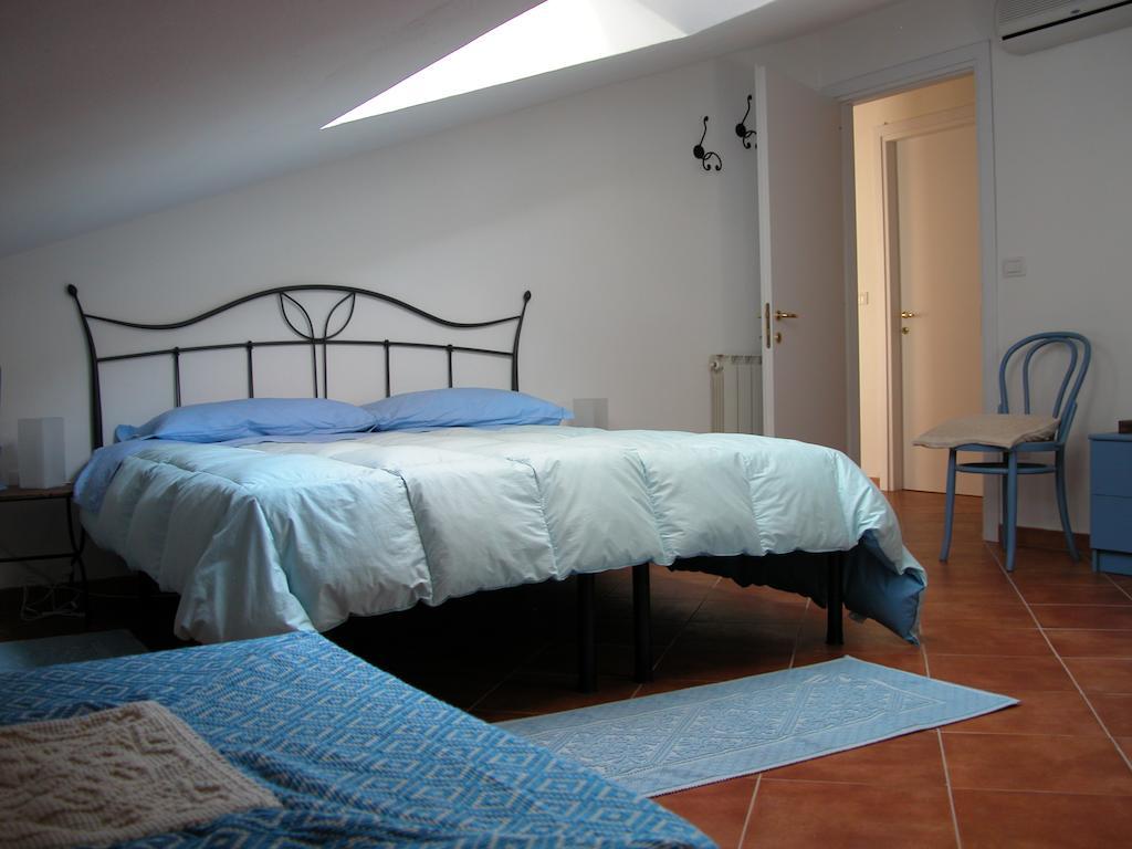 B&B L'Umbra Di Lu Soli Castelsardo Habitación foto